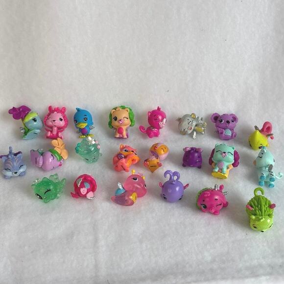 Hatchimals Lot of 22 - Picture 1 of 1